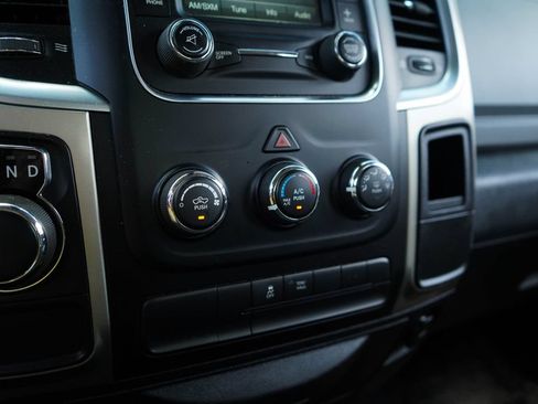 Used 2015 RAM 1500 Classic SLT RWD image 26