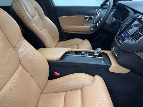 Used 2023 Volvo XC90 T8 Ultimate w/ Lounge Package AWD/4WD image 32