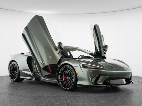 New 2026 McLaren GTS RWD image 8