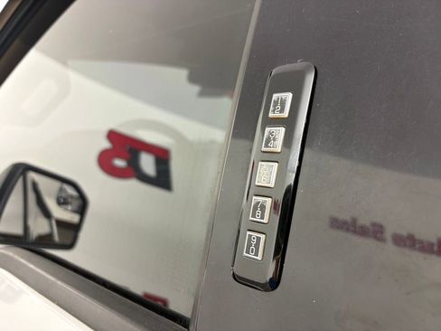 Used 2018 Ford F150 XLT w/ Equipment Group 302A Luxury AWD/4WD image 14