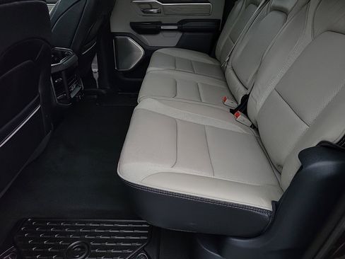 Used 2022 RAM 1500 Limited AWD/4WD image 8