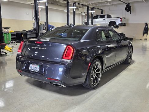 Used 2015 Chrysler 300 S image 7