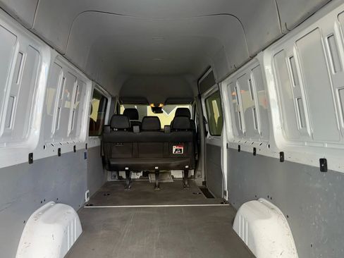 Used 2017 Mercedes-Benz Sprinter 2500 image 10