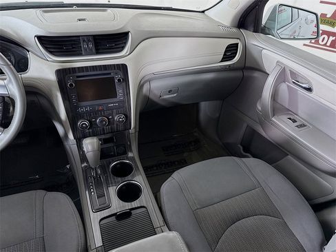 Used 2014 Chevrolet Traverse LT image 24