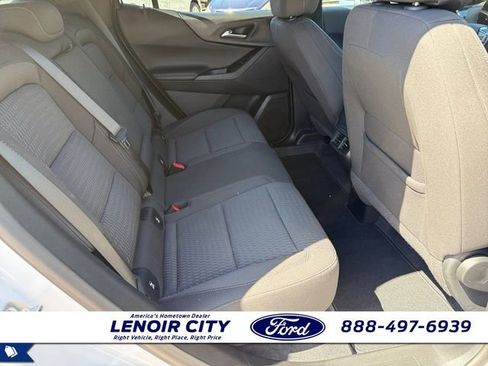 Used 2025 Chevrolet Equinox LT AWD/4WD image 12