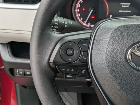 Used 2023 Toyota RAV4 XLE Premium image 21