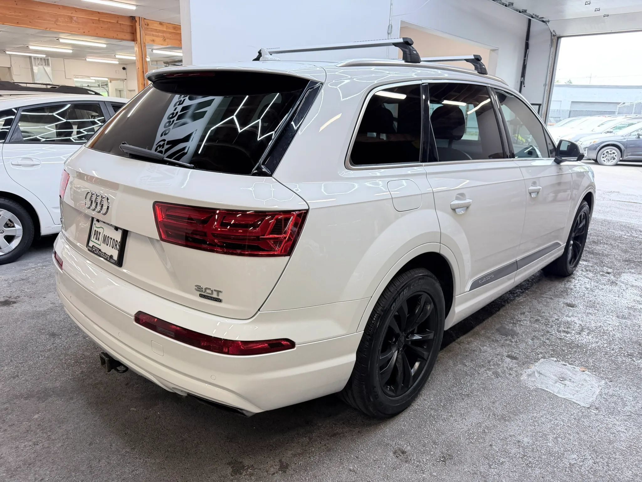 Used 2017 Audi Q7 3.0T Premium AWD/4WD image 8