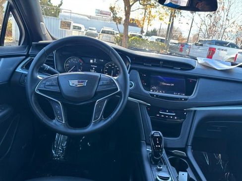 Certified 2025 Cadillac XT5 Premium Luxury image 25