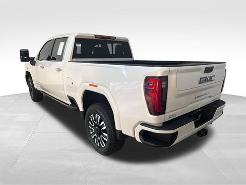Used 2024 GMC Sierra 2500 Denali Ultimate AWD/4WD image 3