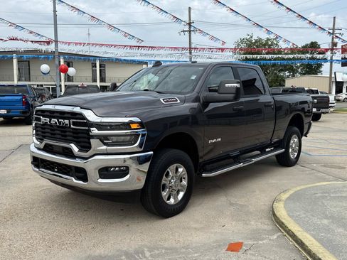 Used 2026 RAM 2500 Big Horn AWD/4WD image 3
