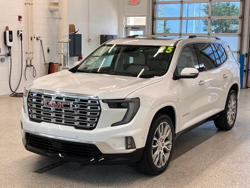 Used 2025 GMC Acadia Denali w/ Super Cruise Package AWD/4WD image 4