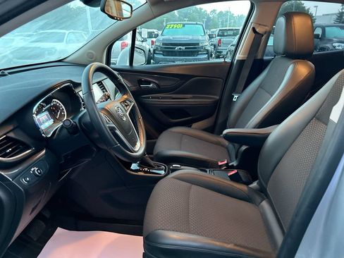 Used 2020 Buick Encore Preferred AWD/4WD image 22