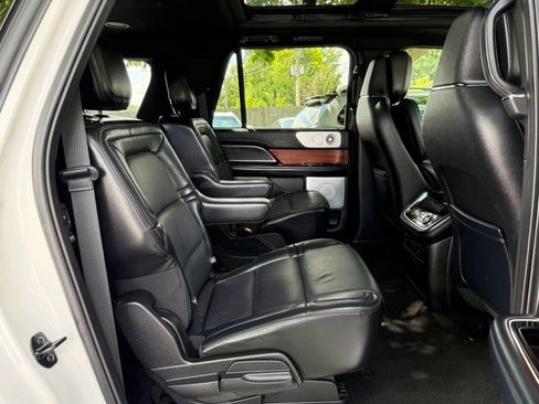 Used 2019 Lincoln Navigator L Reserve AWD/4WD image 18
