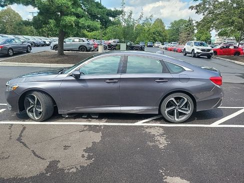 Used 2018 Honda Accord Sport image 11