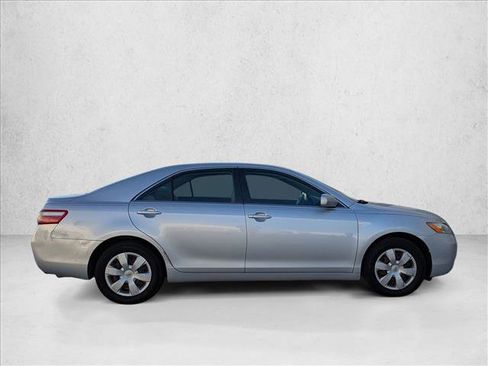 Used 2009 Toyota Camry LE image 4