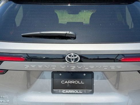 Used 2026 Toyota Grand Highlander AWD Hybrid image 11