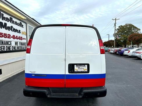 Used 2018 Chevrolet Express 2500 w/ Driver Convenience Package image 5