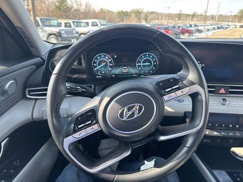 Used 2023 Hyundai Elantra Limited w/ Cargo Package FWD image 23