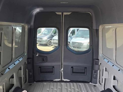 Used 2026 Mercedes-Benz Sprinter 2500 image 15