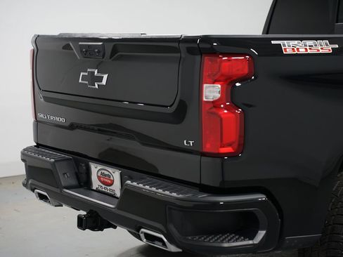 Used 2024 Chevrolet Silverado 1500 LT Trail Boss w/ Convenience Package II AWD/4WD image 9