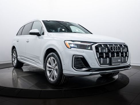 Used 2025 Audi Q7 3.0T Premium Plus w/ Premium Plus Package image 2