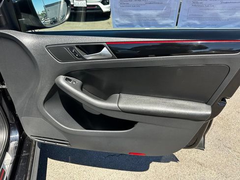 Used 2017 Volkswagen Jetta GLI FWD image 14