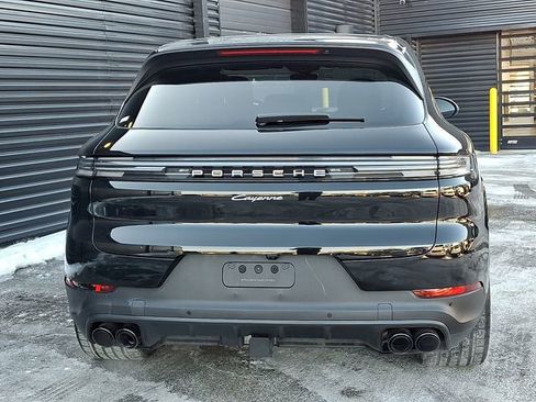 Certified 2025 Porsche Cayenne image 6