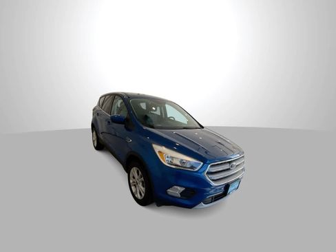 Used 2017 Ford Escape SE AWD/4WD image 2