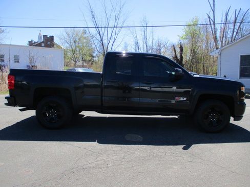 Used 2018 Chevrolet Silverado 1500 LT w/ Midnight Edition AWD/4WD image 7