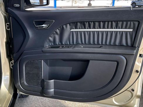 Used 2010 Dodge Journey SXT w/ Navigation & Sound Group I image 22