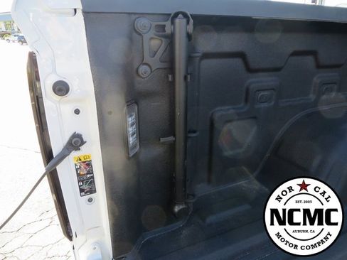 Used 2025 GMC Sierra 1500 AT4 image 15