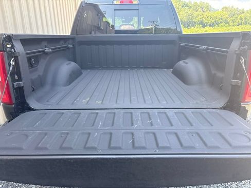 Used 2025 RAM 1500 Big Horn AWD/4WD image 10