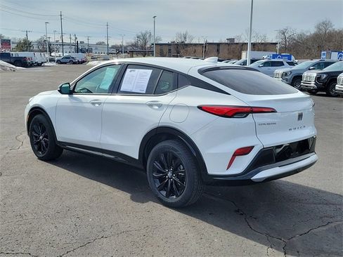 Used 2024 Buick Envista Sport Touring w/ Convenience I Package image 3