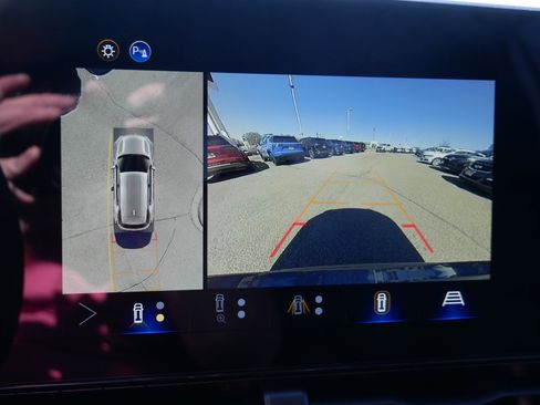 New 2026 Chevrolet Equinox LT w/ Convenience Package II image 10