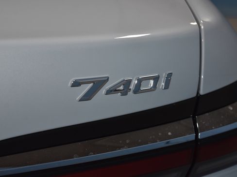 New 2026 BMW 740i xDrive w/ Executive Package image 23