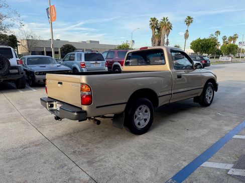 Used 2002 Toyota Tacoma 2WD Regular Cab image 11