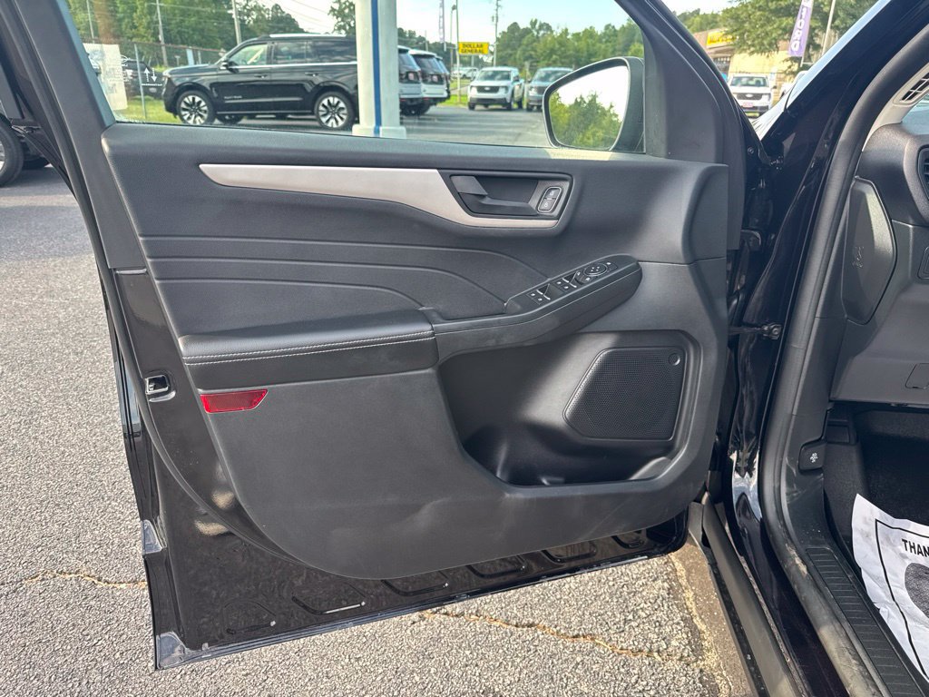 Used 2022 Ford Escape SE w/ Convenience Package FWD image 25