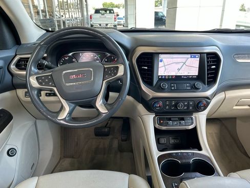 Used 2022 GMC Acadia Denali w/ Denali Ultimate Package FWD image 18