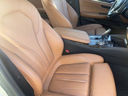 Used 2017 BMW 540i xDrive image 43