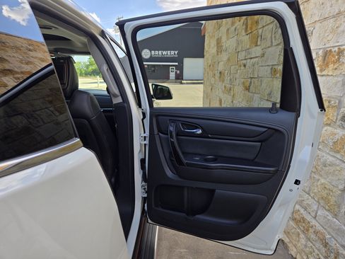 Used 2015 Chevrolet Traverse LTZ FWD image 11