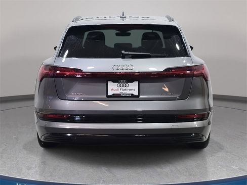 Used 2021 Audi e-tron Premium Plus w/ Premium Plus Package image 7