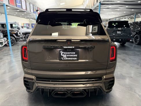 Used 2026 Rolls-Royce Cullinan AWD/4WD image 8