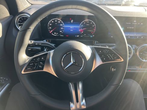 Used 2025 Mercedes-Benz GLA 250 image 18
