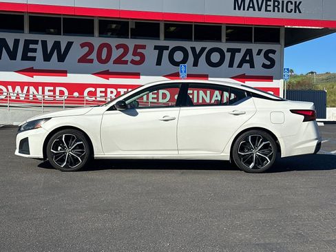 Used 2024 Nissan Altima 2.5 SR image 2