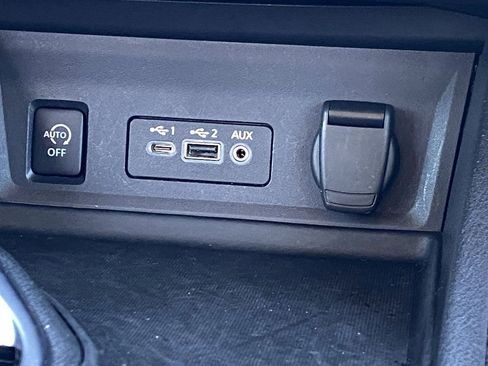 Certified 2024 Nissan Sentra SV FWD image 21