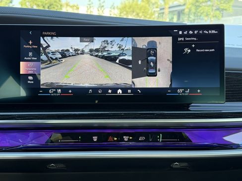 Used 2025 BMW i7 eDrive50 w/ M Sport Package image 29