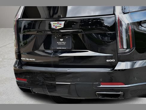 Used 2025 Cadillac Escalade Sport Platinum w/ LPO, Floor Liner Package AWD/4WD image 28