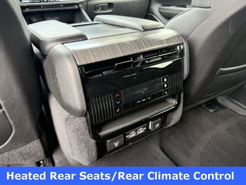 Used 2023 Jeep Wagoneer Series III w/ Preferred Equipment Group image 7