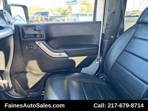 Used 2012 Jeep Wrangler Sahara w/ Dual Top Group image 58