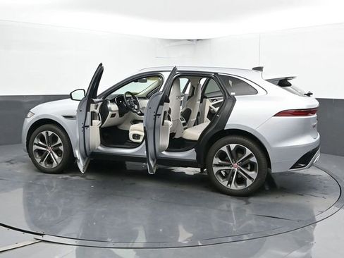 Used 2023 Jaguar F-PACE R-Dynamic S AWD/4WD image 54